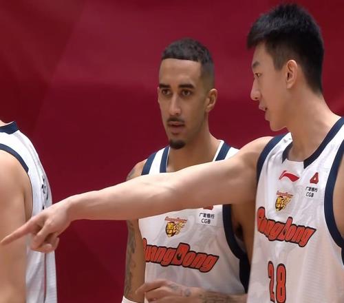 不打了！廣東冠軍后衛(wèi)確定下家，曾是杜鋒麾下第一奇兵！