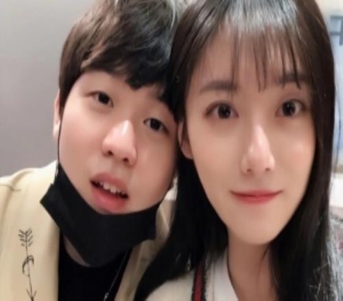 多人吃Kanavi、knight均微博在線看Rookie官宣和小鈺分手