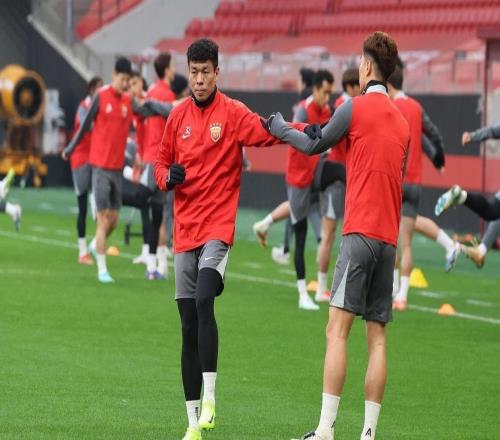 冠18決賽，澳超球隊多打一人仍出局，中超收獲大禮，保留3席位