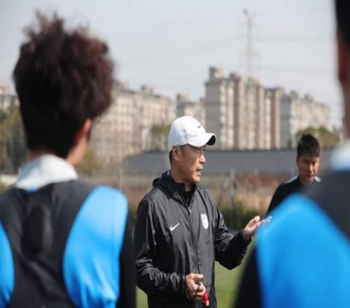 400萬新星坐冷板凳，李國旭丟看家本領(lǐng)大連客戰(zhàn)三鎮(zhèn)對攻爭首勝