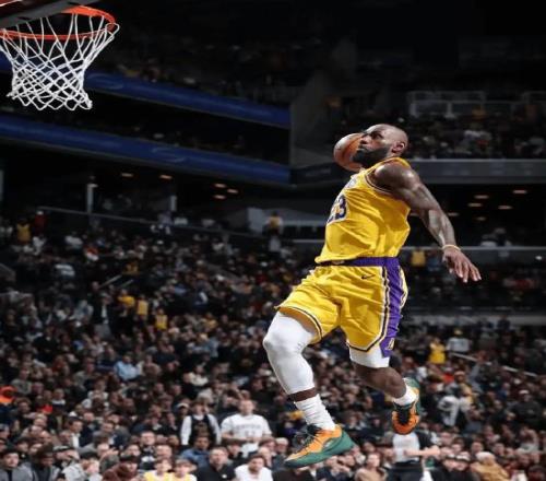 美媒公布本賽季快攻榜單：詹姆斯斷崖式領先，26.6%無人能敵！