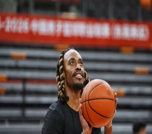 麥考爾復(fù)出今晚廣東首秀