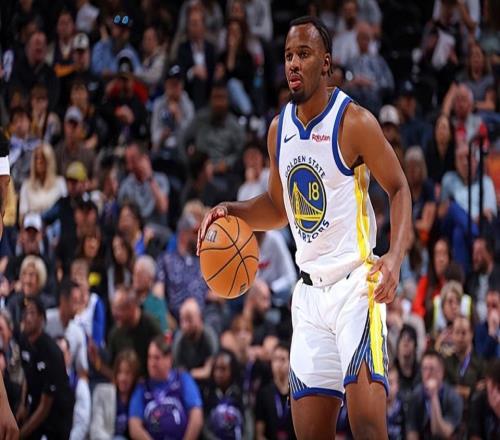 看起來似乎挺有培養價值的！勇士還不如給后場新秀多些表現機會