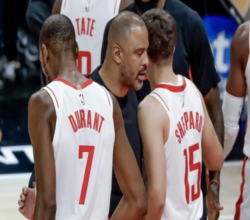 5場投進(jìn)20記三分，火箭明星內(nèi)線靠邊站21歲新人，變進(jìn)攻第2選擇