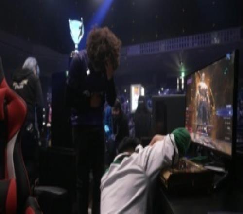 決賽級別的BO5！小孩火舞絲血23惜敗Blaze掉落至敗者組決賽