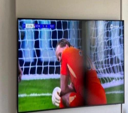 首發(fā)17分鐘狂送兩禮被換下！熱刺門(mén)將賽后竟發(fā)文重溫比賽