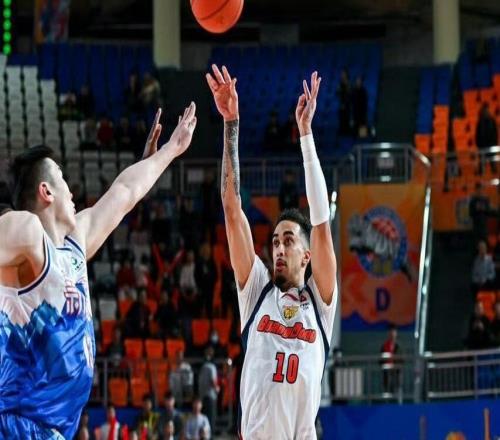 客場遭遇開門黑，杜鋒必須背負全責，全場3大昏招導致廣東被逆轉