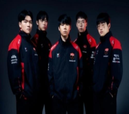 NS發(fā)布2026賽季全新隊(duì)服：以標(biāo)志性的紅與黑為基調(diào)