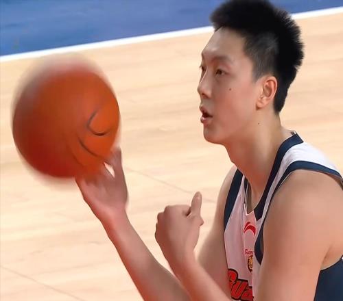 廣東慘遭18分逆轉，一戰打破全明星濾鏡，杜鋒無能狂怒