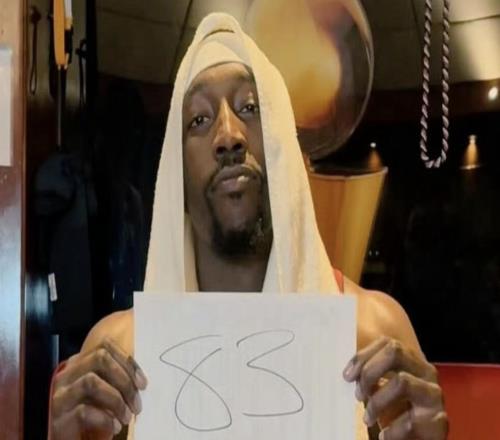 記者：出于對科比的尊重，阿德巴約應該被換下場，而不是砍下83分