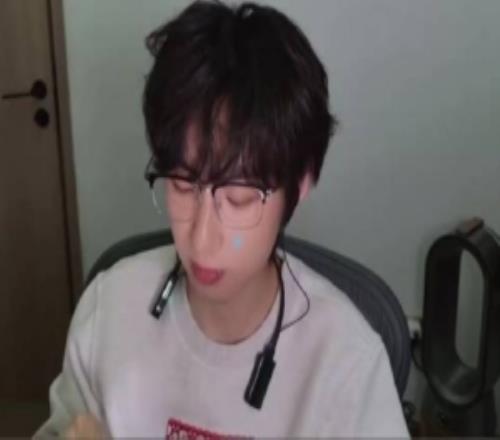 Baolan：我對任何游戲除非它對我工作有實際幫助不然不會很上癮