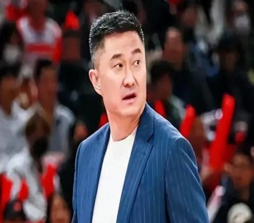 CBA3消息：廣東隊被18分逆轉，杜峰揪出3人，郭士強看好沖冠3黑馬