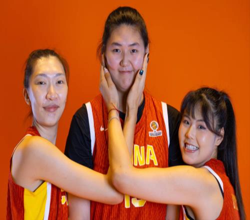 女籃開門紅！3大中鋒轟47分太無解張子宇11分鐘砍12+3手握5優勢