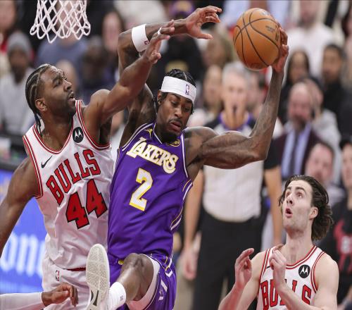 23+10+6前板！湖人新援打爽了，1數據聯盟第2，老詹：簽他很關鍵