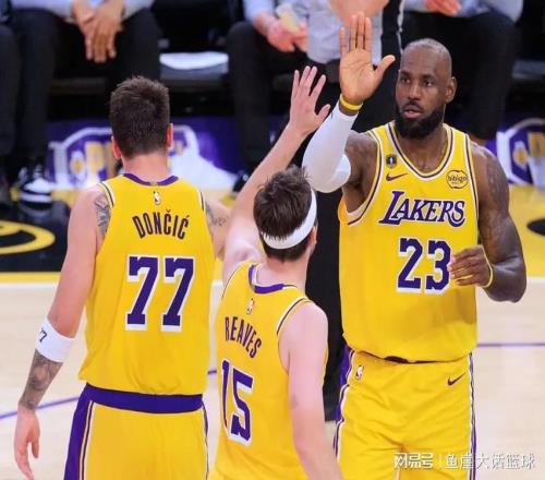 湖人142130公牛!東契奇很滿意,艾頓終于醒悟,詹姆斯把話挑明
