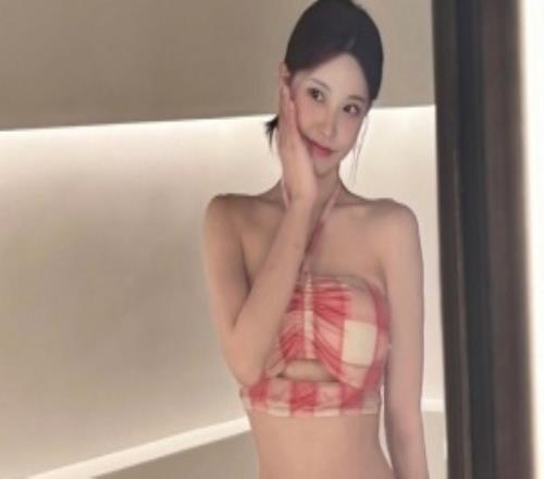 Rookie新女友ins賬戶已私密粉絲量暴增至5000+