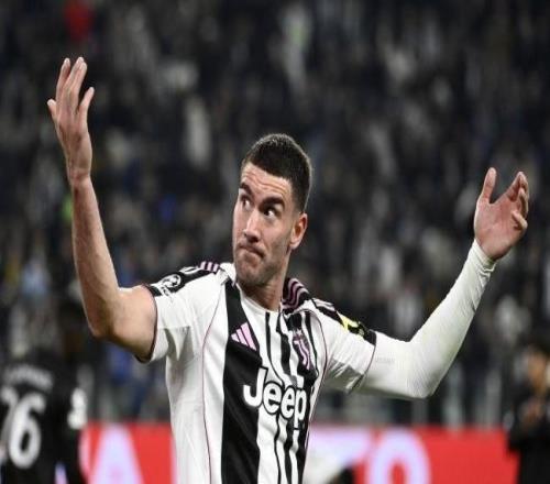 都體：尤文給弗拉霍維奇的年薪略低于600萬，雙方正在談獎金