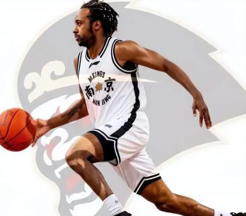 為新外援騰出位置！南京同曦裁掉2米08藍(lán)領(lǐng)內(nèi)線，王世龍不留情面