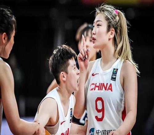 中國女籃15分輸球！沒想到宮魯鳴這樣說，懷念鄭薇55分大勝比利時(shí)