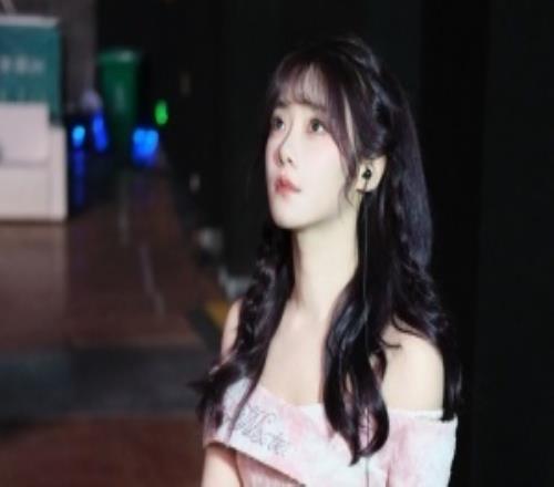 拋棄前男友無縫銜接宋義進粉絲為小鈺發(fā)聲：被綠了還被扒出來審判