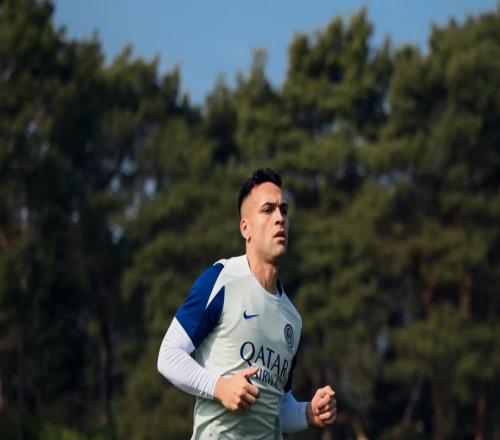 看,隊長回來了!