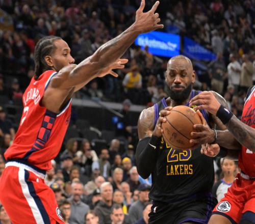 場均30分7板2斷，打破歷史紀錄！你這么打，MVP榜單就失去意義了