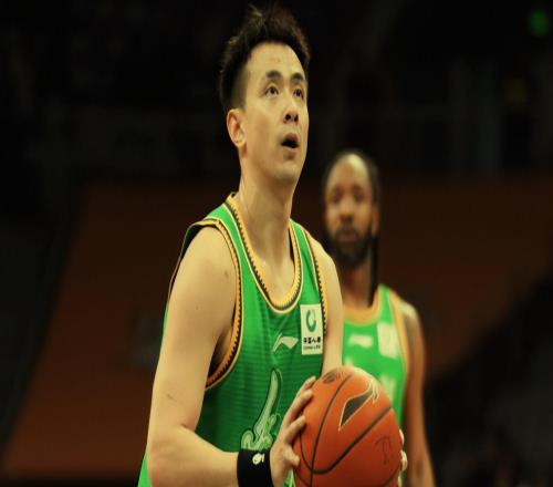 趙繼偉4+3！哈維三分球5中3得9分,布羅金頓3分1失誤,遼籃落后10分