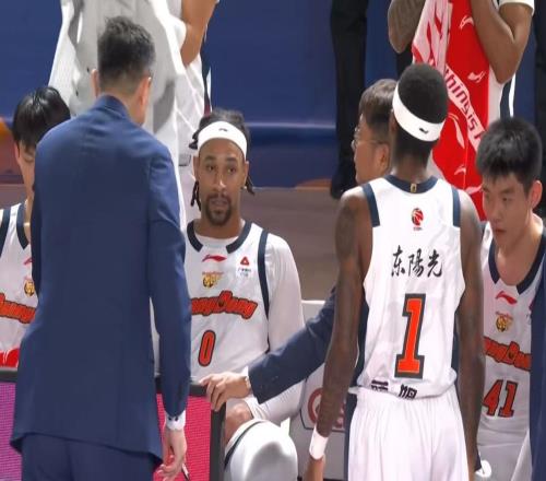 4輪不勝后！廣東隊(duì)做出重大決定，放棄張皓嘉，杜鋒面臨下課！