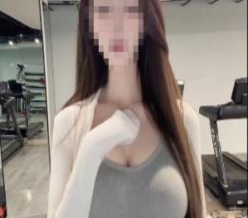 極品男子為打賞女主播貸款126萬每日只有50生活費然而女主播早已結(jié)婚