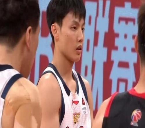 末節2個救命三分拯救廣東男籃！張皓嘉打出新賽季最佳一戰