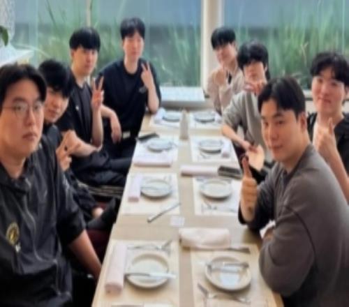 BFX分享隊員及教練組巴西生活照：王子的早餐