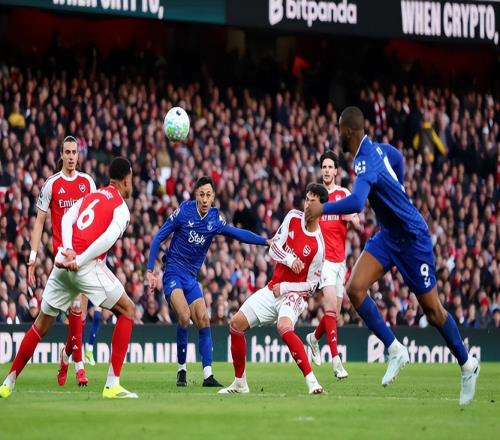 20！16歲超新星臨危救主，破英超隊史紀錄，阿森納領先曼城10分