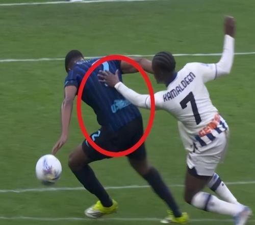 丑陋的意甲徹底沒救！明目張膽黑國米，藍黑軍團遭遇各種不公判罰