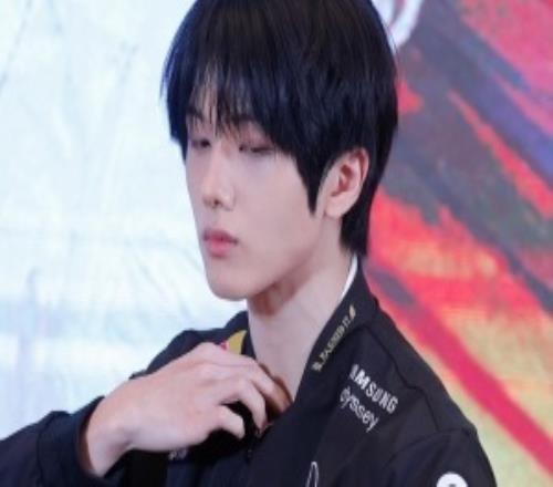 意想不到的聯(lián)動(dòng)1！NCTDREAM的樸志晟穿了T1的六星隊(duì)服