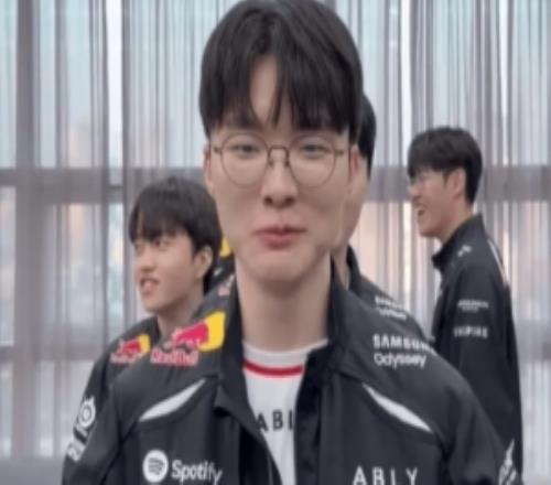 T1發(fā)布挑戰(zhàn)視頻：有節(jié)奏地朗讀T1選手的中文名字