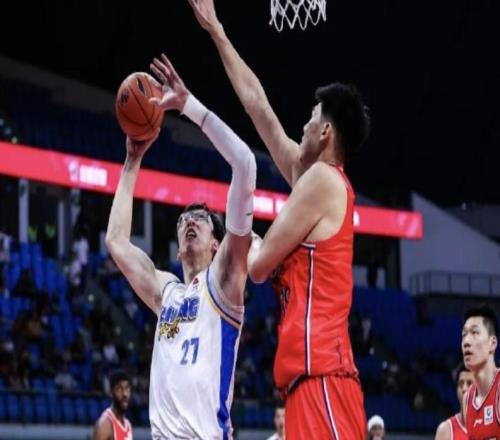 徐昕：面對周琦+麥基確實壓力山大，有很多東西要向他們學習