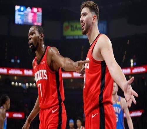 斯通選對人火箭選中1人，收獲4大技能，補強2個位置，解放3核心