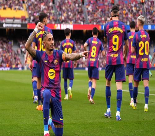 開(kāi)場(chǎng)21分鐘點(diǎn)球雙響，拉菲尼亞生涯首次聯(lián)賽單場(chǎng)打進(jìn)兩粒點(diǎn)球