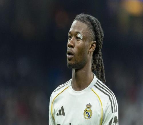 世體：卡馬文加和球隊不在一個節(jié)奏上，皮塔奇已搶走他的位置