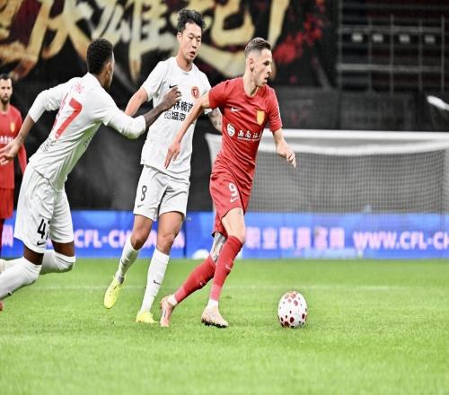 意外！沖冠隊遭遇2連敗，狂丟3球，保級隊都拿不下，球迷：換帥！