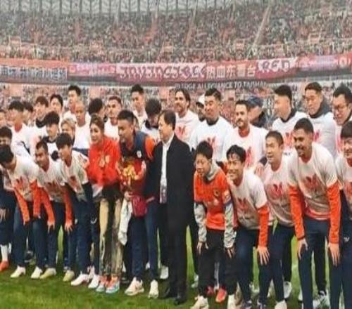 韓鵬祝福張弛：“上半場”結束，“下半場”同樣精彩，送戰友