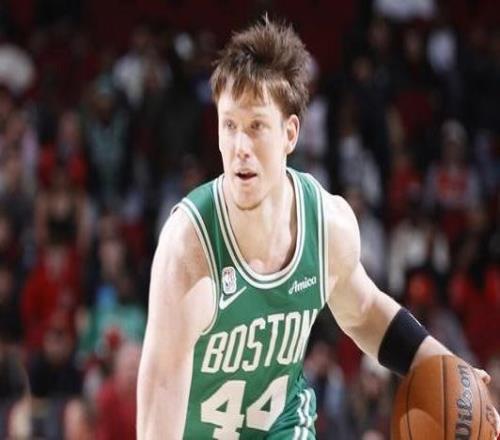 Shams：凱爾特人與雙向球員馬克斯舒爾加簽下兩年標準合同