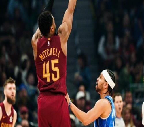 米神里程碑之戰(zhàn)哈登夢游6失誤，弗拉格27+6+10，獨(dú)行俠復(fù)仇騎士