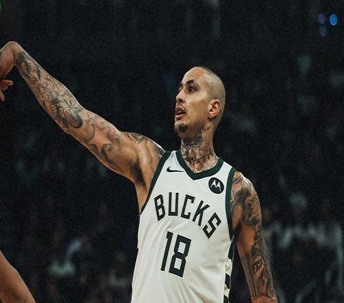 鷹王23+10+12，雙槍合砍50分狀元郎打鐵，老鷹大勝雄鹿豪取9連勝