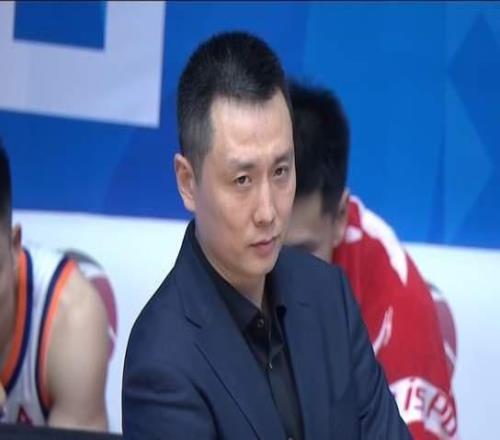 50分大勝，上海男籃穩坐榜首位置張鎮麟10分獻暴扣4外援齊爆發