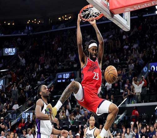 場上效果其實相當不錯，但快船還是不愿意給內(nèi)線新援多些機會