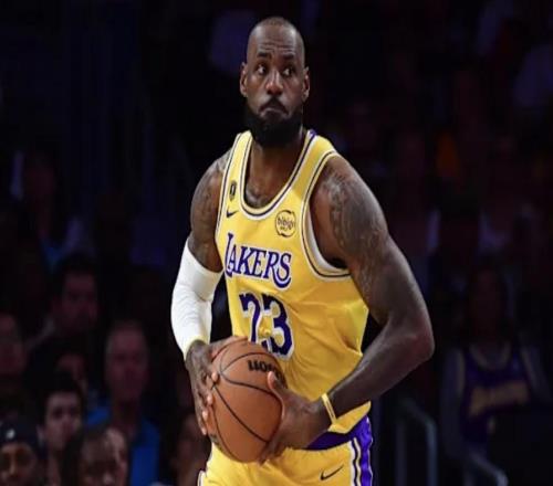 Shams：詹姆斯還沒決定未來，但聯(lián)盟普遍認(rèn)為他還會(huì)再打一年