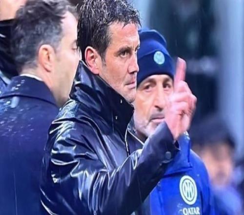 推人踢人無(wú)罪！教練爆粗口！梅阿查瘋狂五分鐘靠懸念就能救意甲