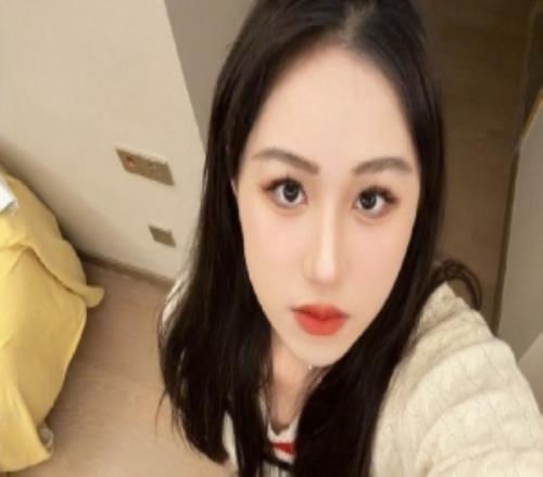 前LPL解說suki分享自拍照：想我了嗎