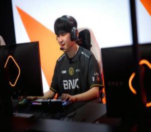 BFX打野Raptor：大家確實(shí)好像是緊張了Xun前期應(yīng)對(duì)很好我自己做得也不差